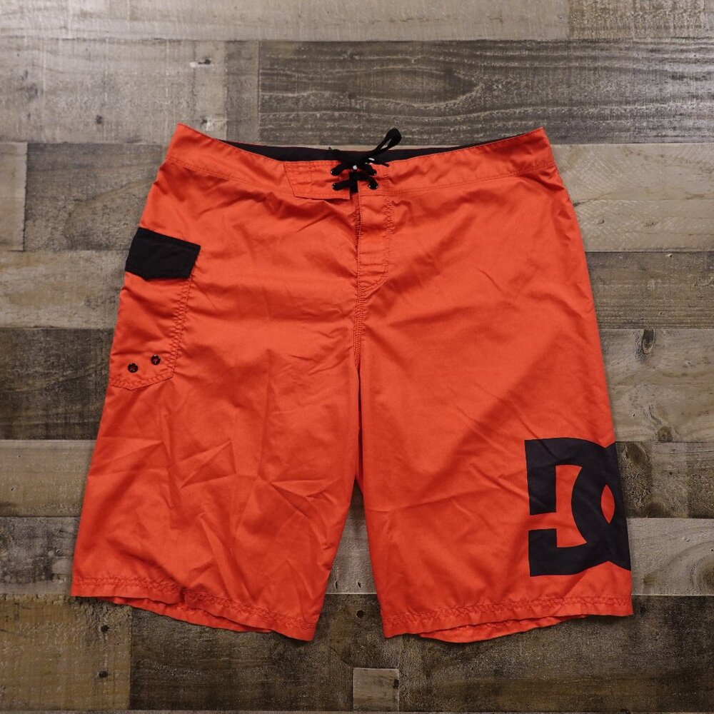DC Shoes Men’s Board Shorts 38” Waist Red Black Logo Swim‎ Trunks Surf Skate
